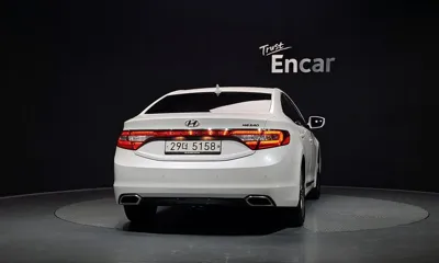 Hyundai Grandeur 2015, 79831 км, за 6188.93 USD