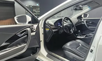 Hyundai Grandeur 2015, 79831 км, за 6188.93 USD - фото 10