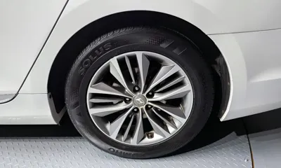 Hyundai Grandeur 2015, 79831 км, за 6188.93 USD - фото 21
