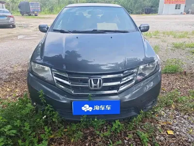 Honda City Classic 2015, 100100 км, за 2905.19 USD