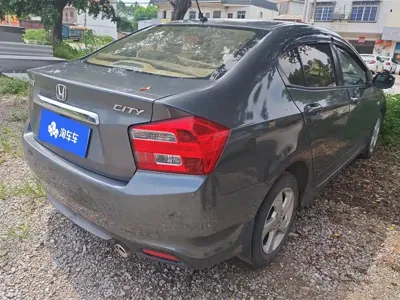 Honda City Classic 2015, 100100 км, за 2905.19 USD
