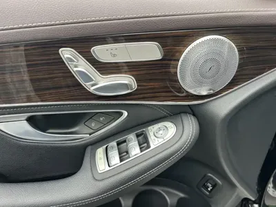Mercedes-Benz GLC 2019, 90000 км, за 20248.26 USD - фото 10
