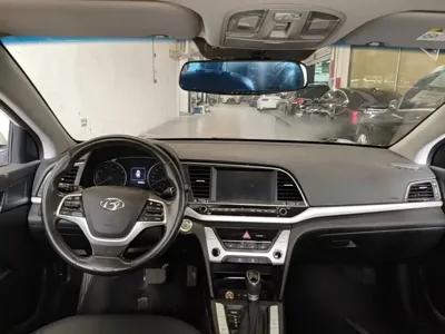 Hyundai Elantra 2016, 140600 км, за 4397.26 USD - фото 10