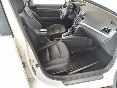 Hyundai Elantra 2016, 140600 км, за 4397.26 USD - фото 25
