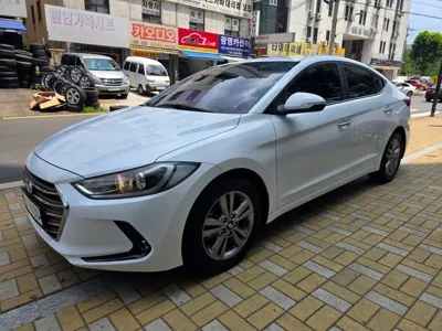 Hyundai Avante · 2017 год
