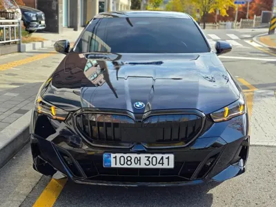 BMW 5-Series · 2025 год