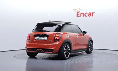 MINI Cooper 2020, 40345 км, за 12286.29 USD