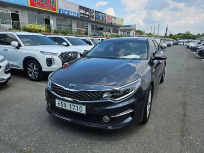 Kia K5 · 2017 год