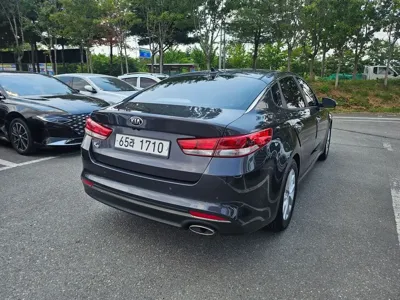 Kia K5 2017, 65850 км, за 7811.47 USD