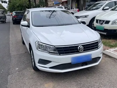 Volkswagen Jetta 2019, 44100 км, за 4412.02 USD