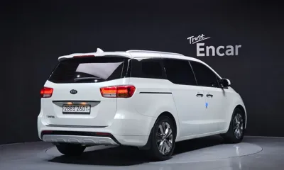 Kia Canival 2017, 104705 км, за 9765.48 USD
