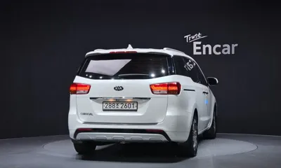 Kia Canival 2017, 104705 км, за 9765.48 USD