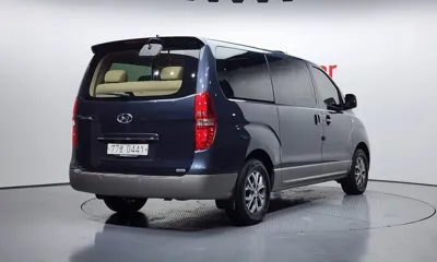 Hyundai Starex 2018, 73073 км, за 10241.16 USD
