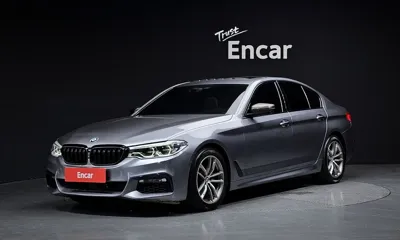 BMW 5-Series · 2017 год