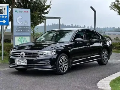 Volkswagen Phideon 2017, 100000 км, за 11775.22 USD