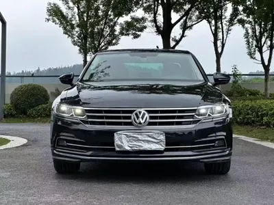 Volkswagen Phideon 2017, 100000 км, за 11775.22 USD