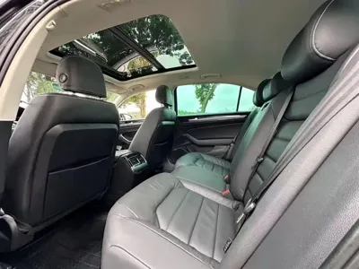 Volkswagen Phideon 2017, 100000 км, за 11775.22 USD