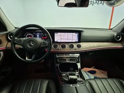 Mercedes-Benz E-Class 2017, 92362 км, за 13841.05 USD - фото 6