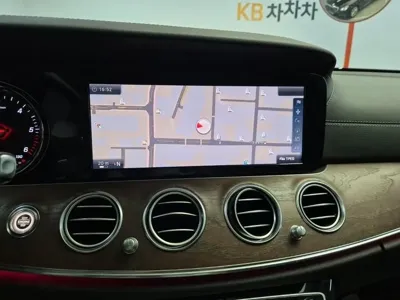 Mercedes-Benz E-Class 2017, 92362 км, за 13841.05 USD - фото 9