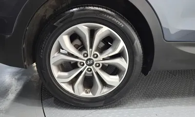 Hyundai Santafe 2015, 121785 км, за 6058.64 USD