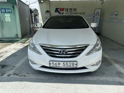 Hyundai Sonata 2014, 273195 км, за 2279.09 USD