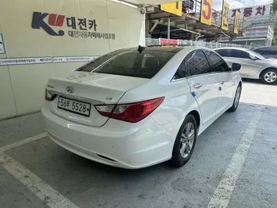 Hyundai Sonata 2014, 273195 км, за 2279.09 USD