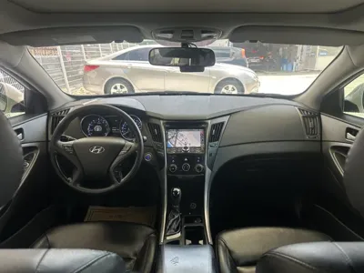 Hyundai Sonata 2014, 273195 км, за 2279.09 USD