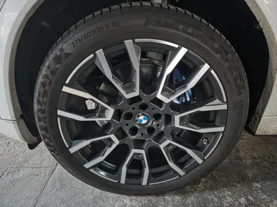 BMW X6 2024, 11000 км, за 65833.01 USD - фото 9