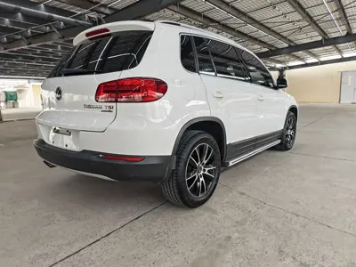 Volkswagen Tiguan 2015, 110000 км, за 4611.82 USD