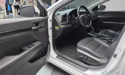 Hyundai Avante 2017, 109824 км, за 5942.63 USD - фото 10