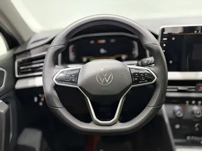 Volkswagen Tiguan L 2023, 24000 км, за 28810.36 USD - фото 13