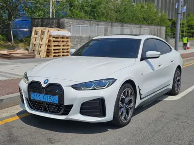 BMW i4 2023, 82273 км, за 12590.26 USD