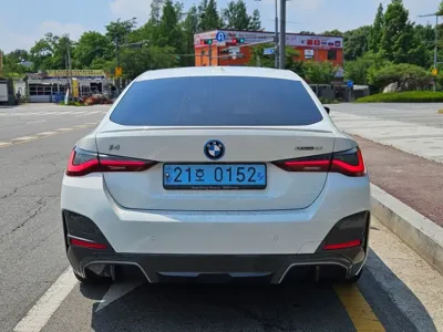 BMW i4 2023, 82273 км, за 12590.26 USD