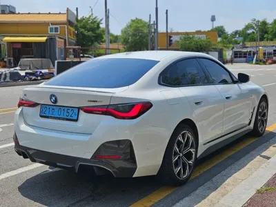 BMW i4 2023, 82273 км, за 12590.26 USD