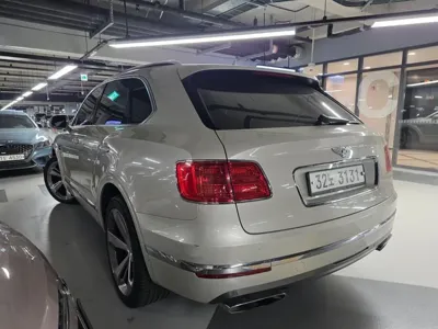 Bentley Bentayga 2018, 178254 км, за 48575.56 USD