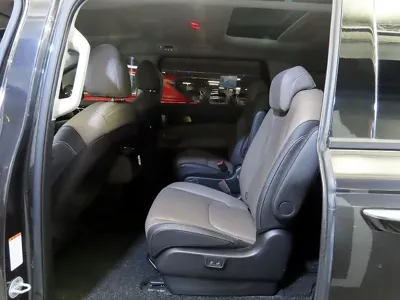 Kia Canival 2025, 21858 км, за 29668.85 USD - фото 7