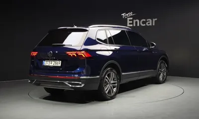 Volkswagen Tiguan 2023, 49583 км, за 17460.94 USD