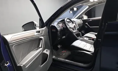 Volkswagen Tiguan 2023, 49583 км, за 17321.08 USD - фото 10