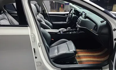 Kia Stinger 2018, 58503 км, за 11035.2 USD - фото 10