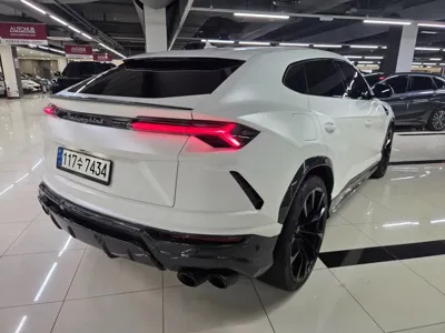 Lamborghini Urus 2020, 10500 км, за 181782.25 USD