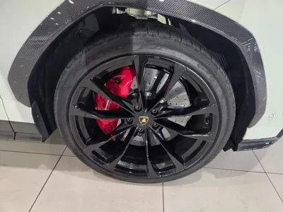 Lamborghini Urus 2020, 10500 км, за 181782.25 USD