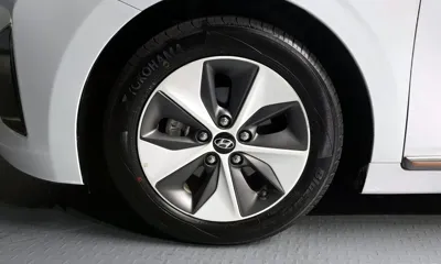 Hyundai Ioniq 2017, 152692 км, за 6940.78 USD