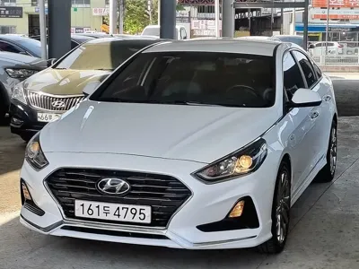 Hyundai Sonata 2018, 236091 км, за 5772.6 USD