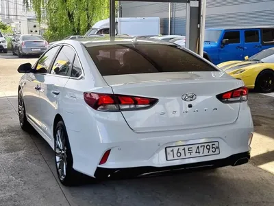 Hyundai Sonata 2018, 236091 км, за 5772.6 USD