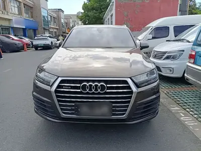 Audi Q7 2016, 139800 км, за 17760.1 USD