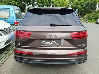 Audi Q7 2016, 139800 км, за 17760.1 USD
