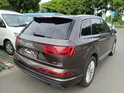 Audi Q7 2016, 139800 км, за 17760.1 USD