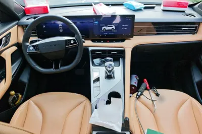 Roewe RX5 2023, 9300 км, за 9909 USD - фото 9