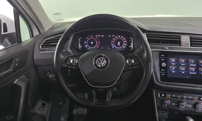 Volkswagen Tiguan 2020, 46723 км, за 21005.65 USD - фото 13