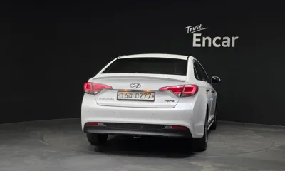 Hyundai Sonata 2016, 159281 км, за 5704.35 USD